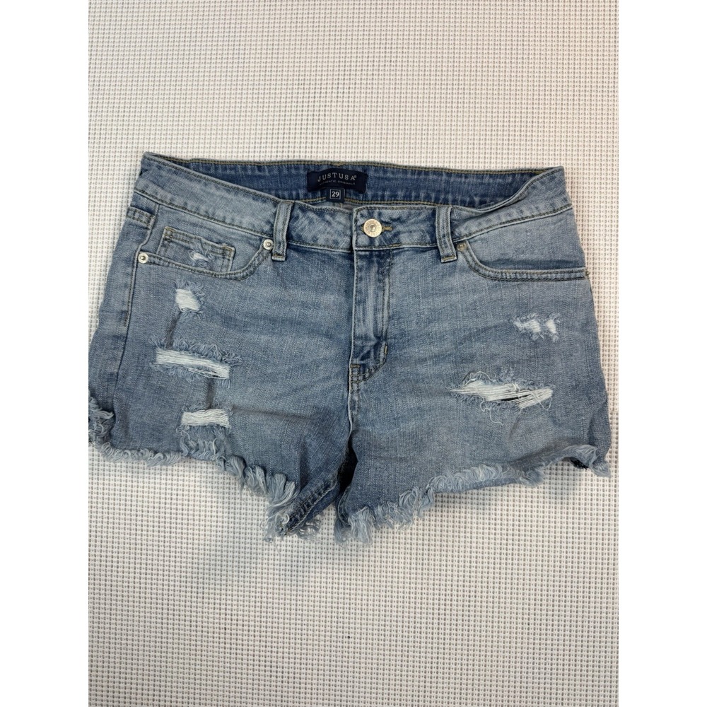 Just USA Distressed Denim Shorts Womens 29 Light Wash Frayed Hem Ripped AB705